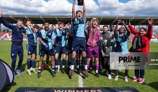 Henley College Football Team Clinches Victory in National Football Youth League Final