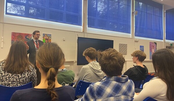 Aspire Students Welcome Local MP Freddie van Mierlo